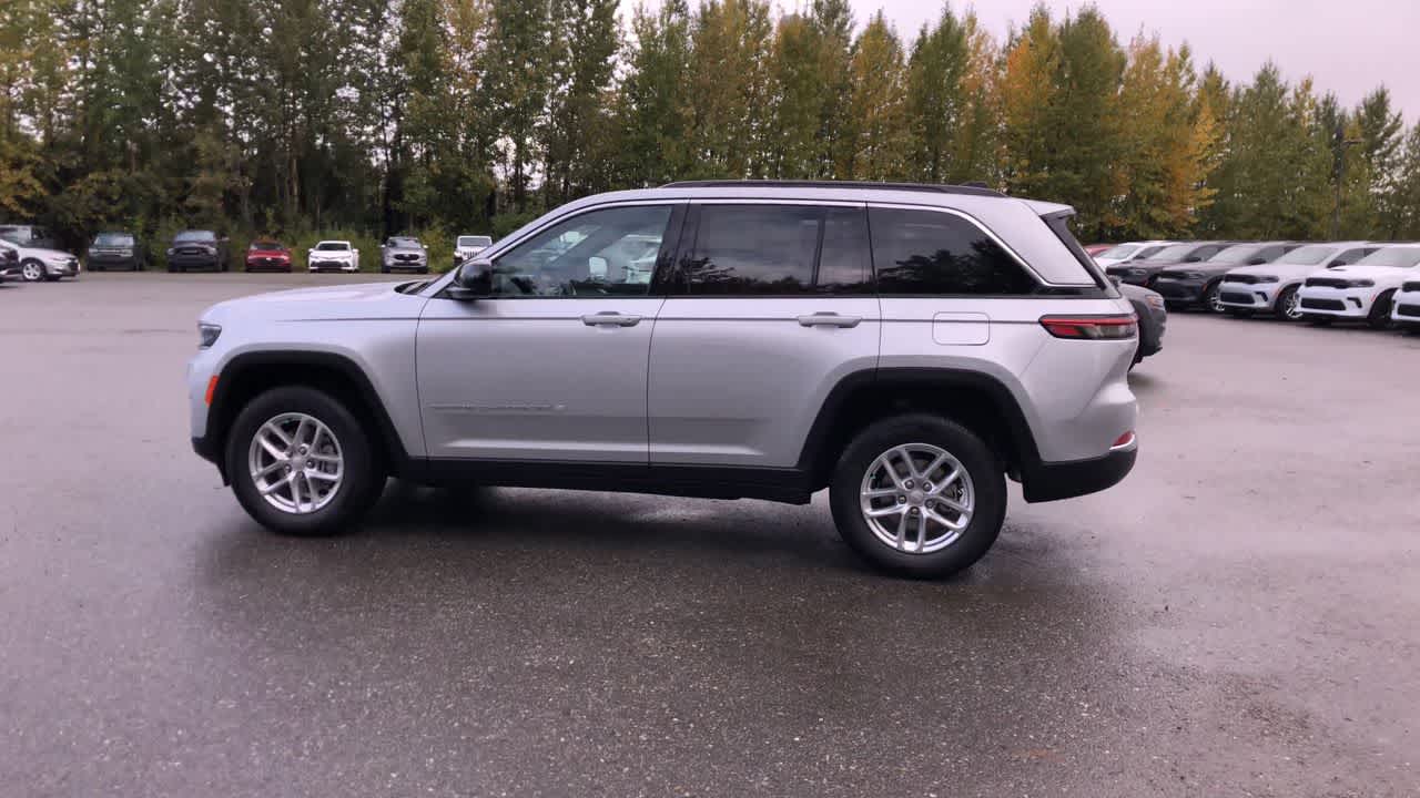 Thumbnail: 2025 Jeep Grand Cherokee - 9