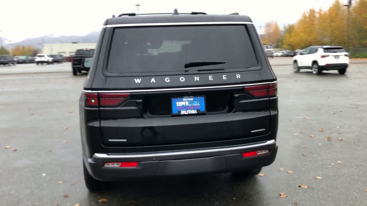 Thumbnail: 2022 Jeep Wagoneer - 12