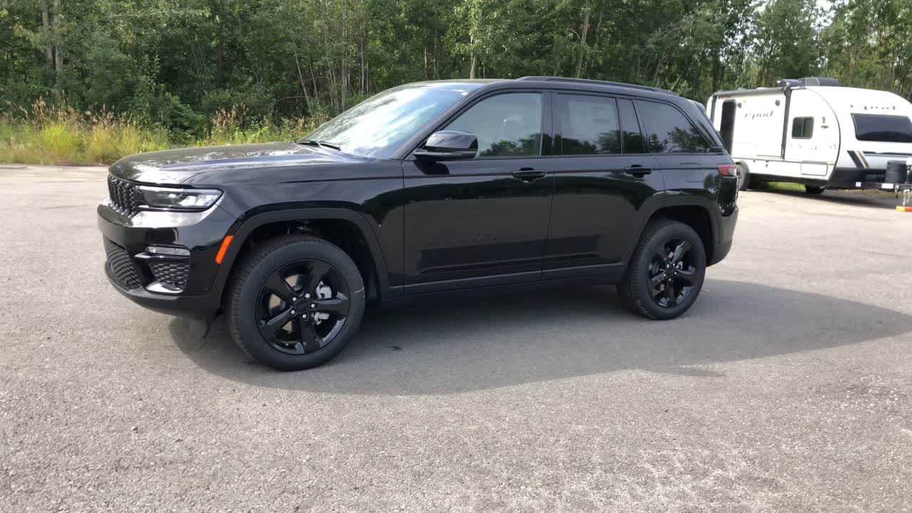 Thumbnail: 2025 Jeep Grand Cherokee - 6