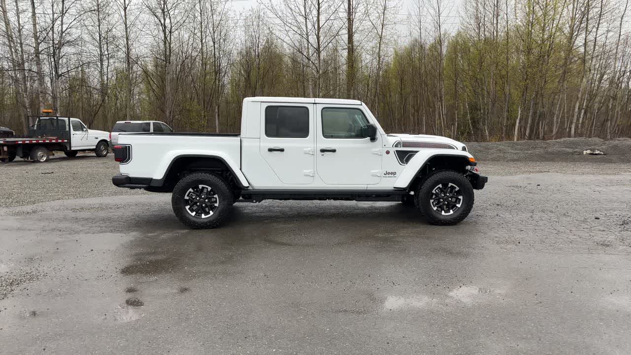 Thumbnail: 2026 Jeep Gladiator - 16