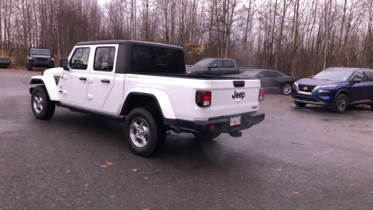 Thumbnail: 2021 Jeep Gladiator - 10