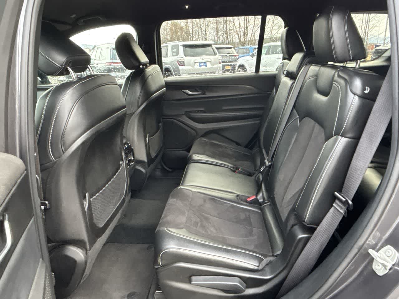 Thumbnail: 2024 Jeep Grand Cherokee L - 21