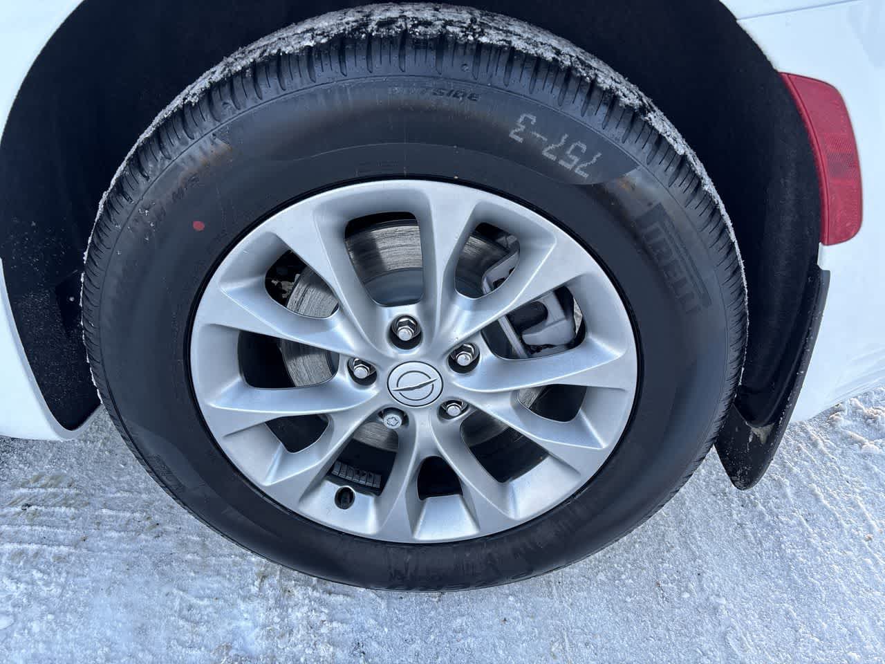 Thumbnail: 2026 Chrysler Pacifica - 21