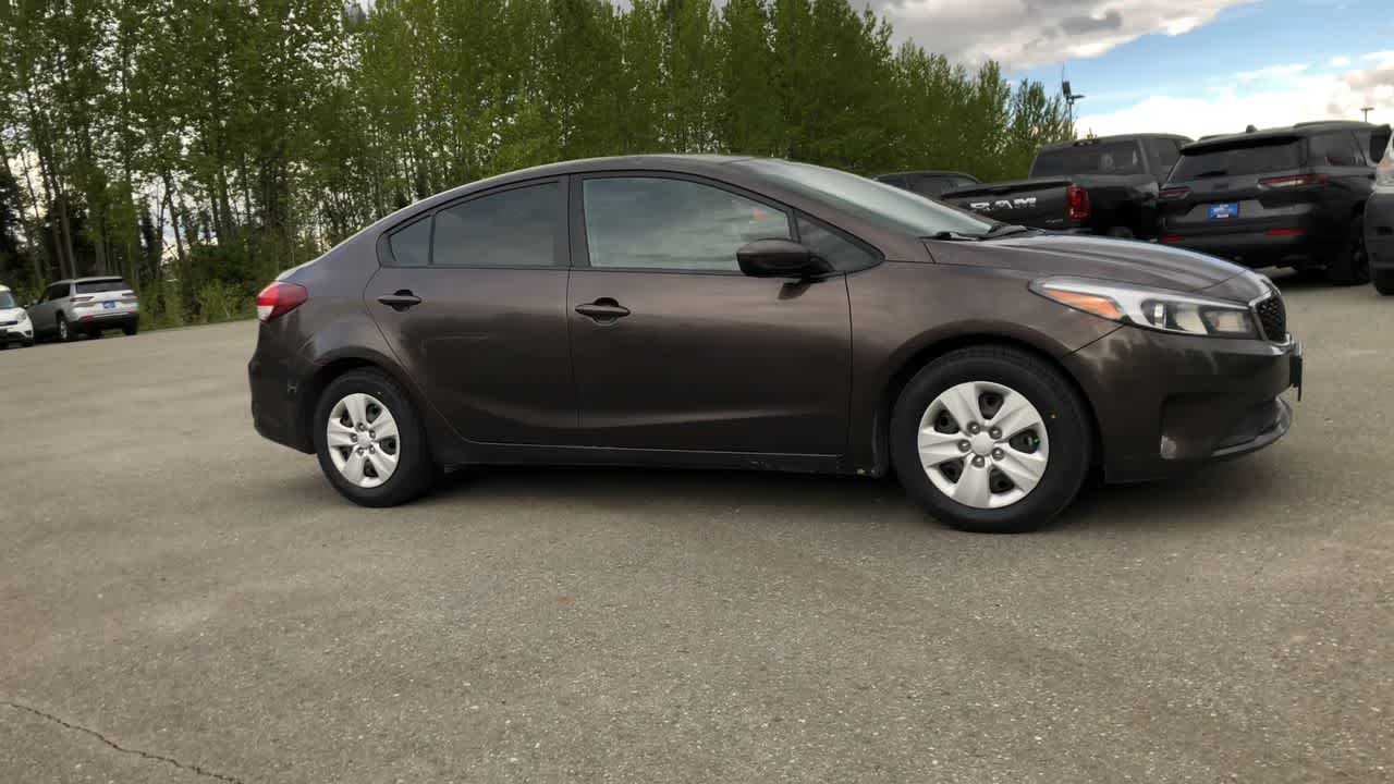 Thumbnail: 2018 Kia Forte - 17