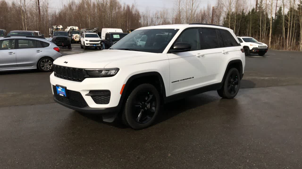 Thumbnail: 2023 Jeep Grand Cherokee - 5