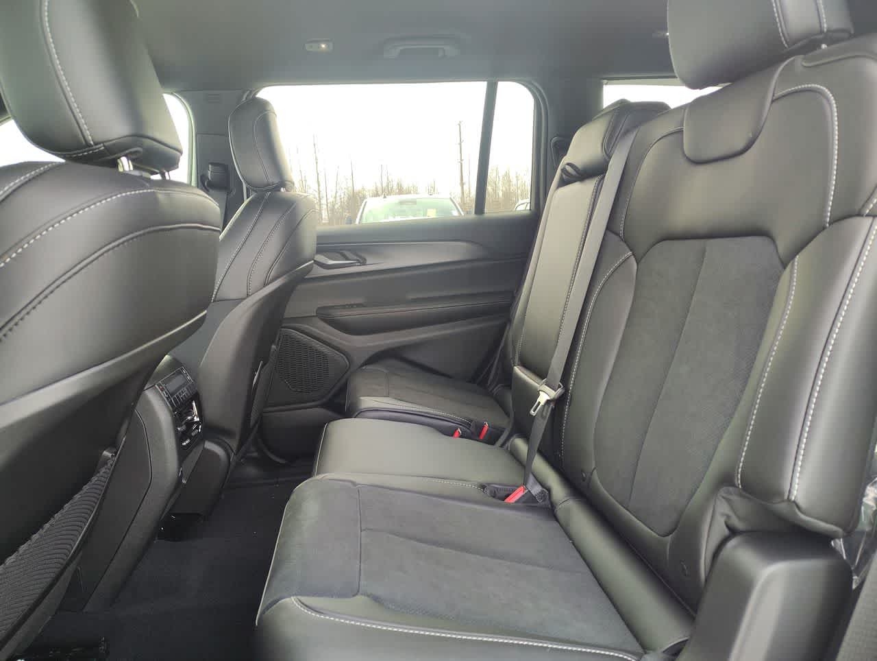 Thumbnail: 2025 Jeep Grand Cherokee - 14