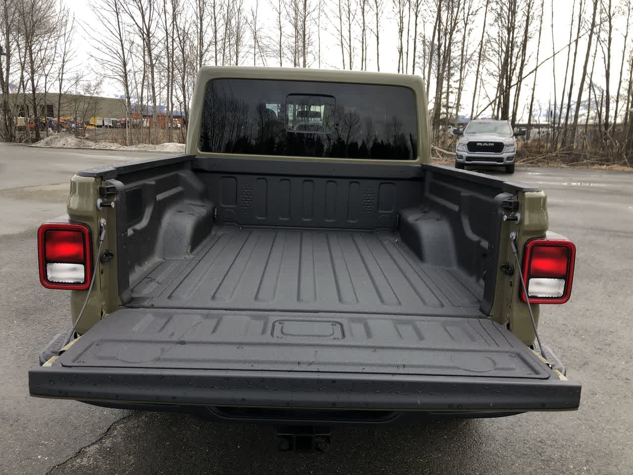 Thumbnail: 2025 Jeep Gladiator - 20