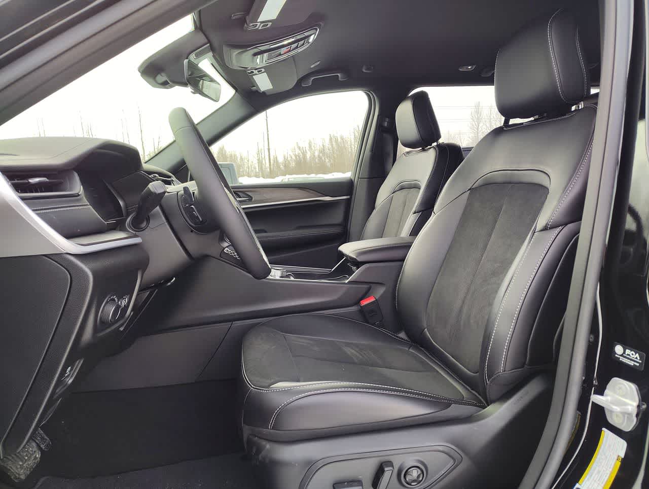 Thumbnail: 2026 Jeep Grand Cherokee - 15