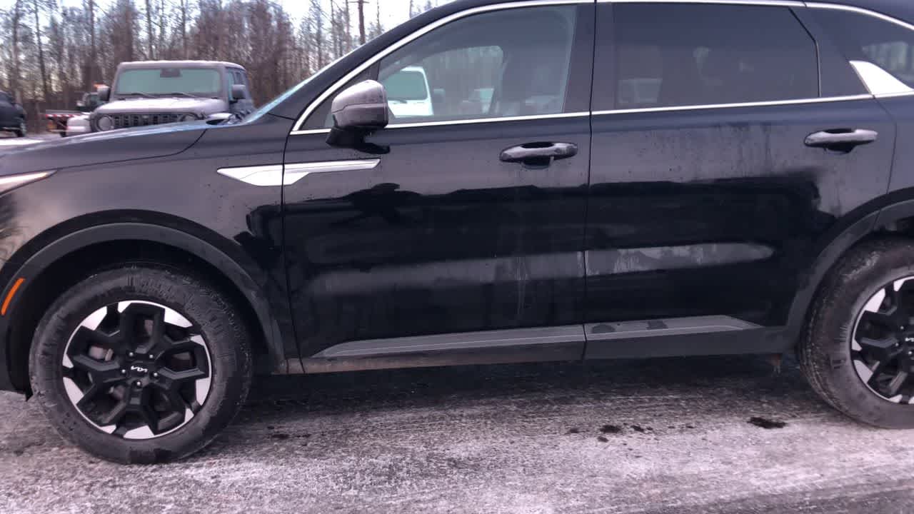 Thumbnail: 2024 Kia Sorento - 7
