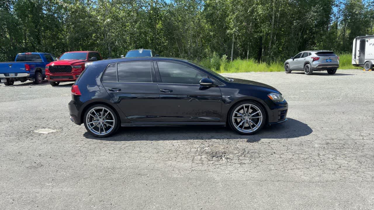 Thumbnail: 2017 Volkswagen Golf - 16