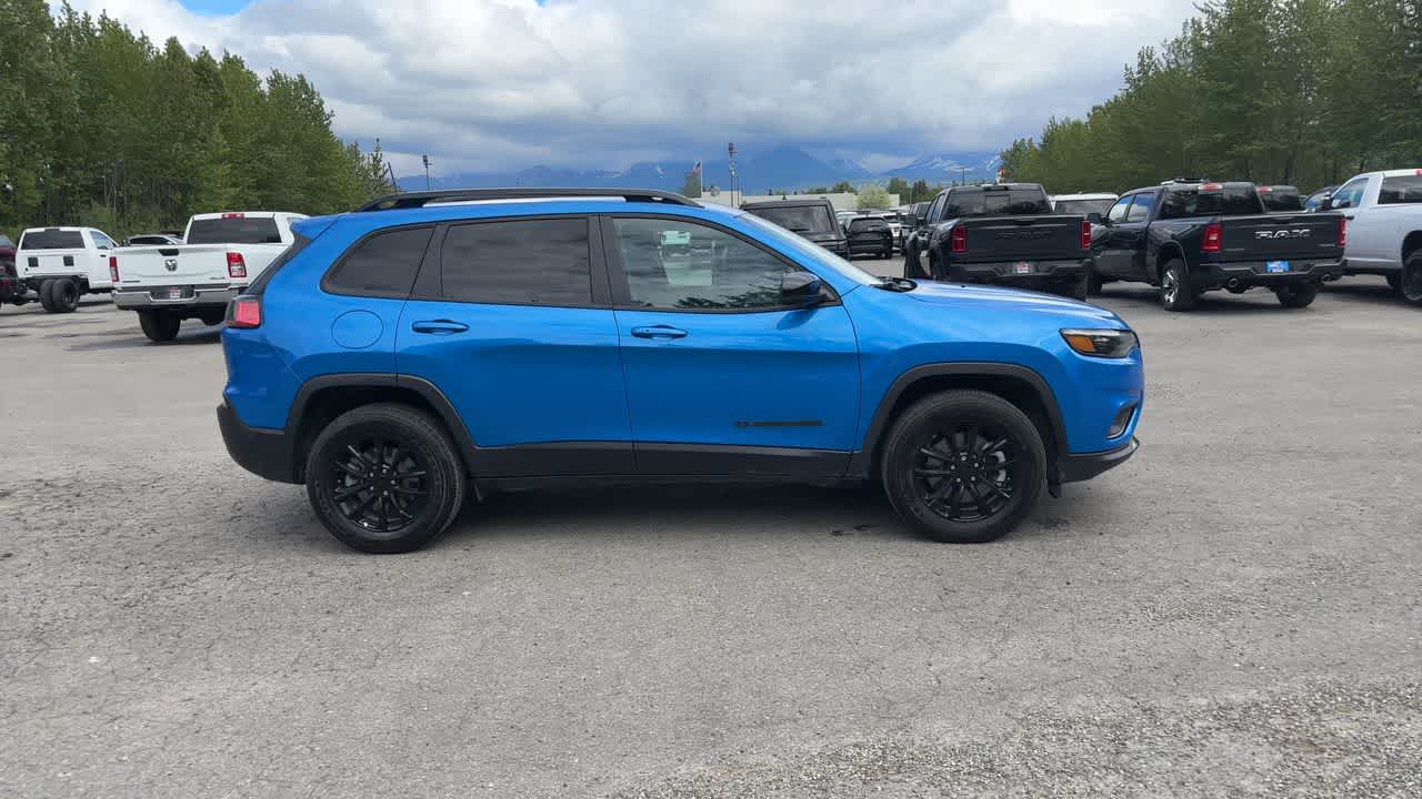 Thumbnail: 2023 Jeep Cherokee - 16