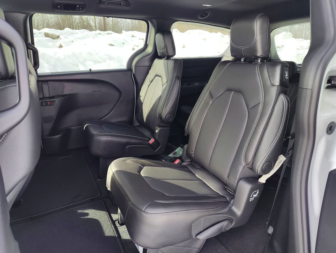 Thumbnail: 2026 Chrysler Pacifica - 14