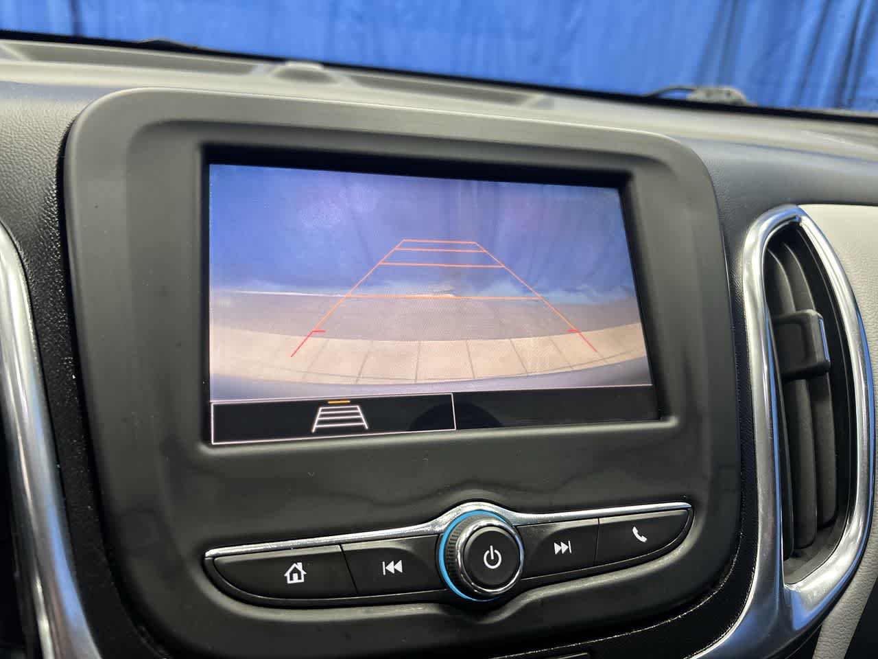 Thumbnail: 2022 Chevrolet Equinox - 21