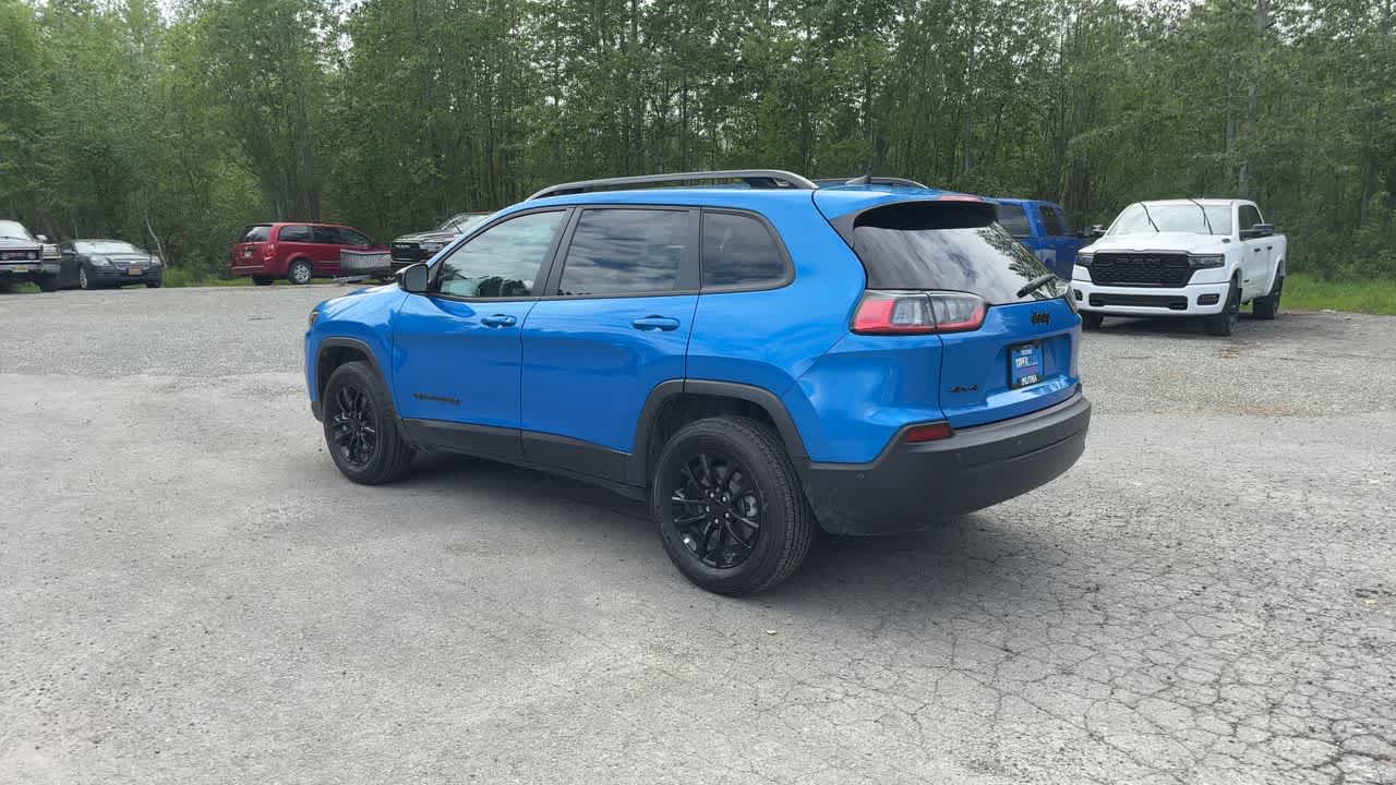 Thumbnail: 2023 Jeep Cherokee - 10