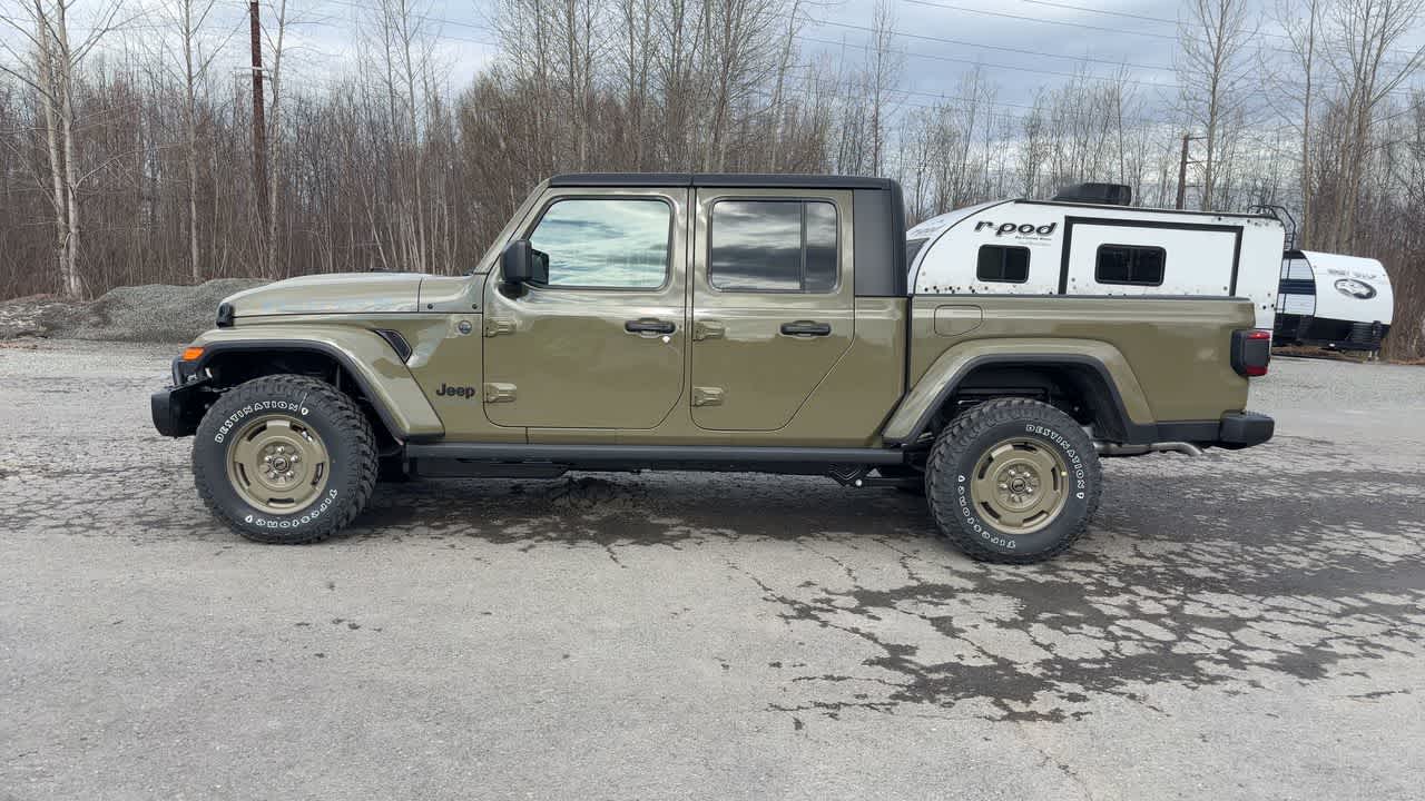 Thumbnail: 2026 Jeep Gladiator - 8