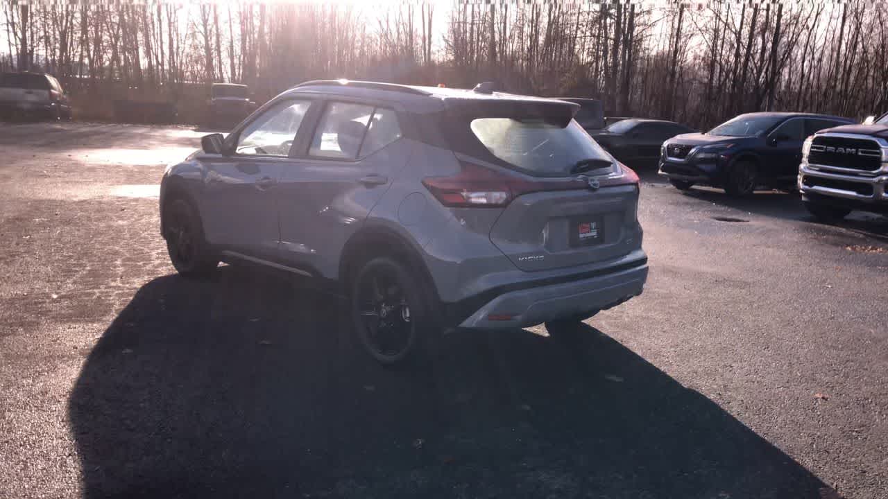 Thumbnail: 2023 Nissan Kicks - 11
