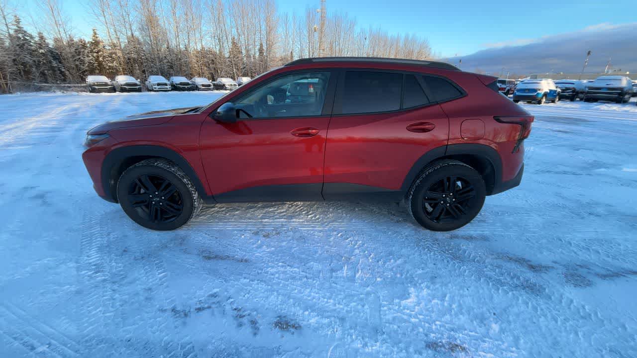 Thumbnail: 2024 Chevrolet Trax - 8