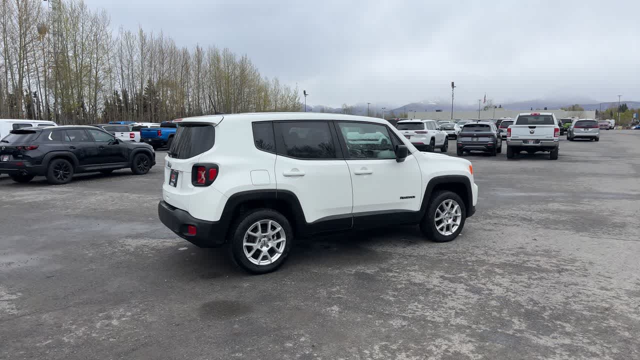 Thumbnail: 2023 Jeep Renegade - 15