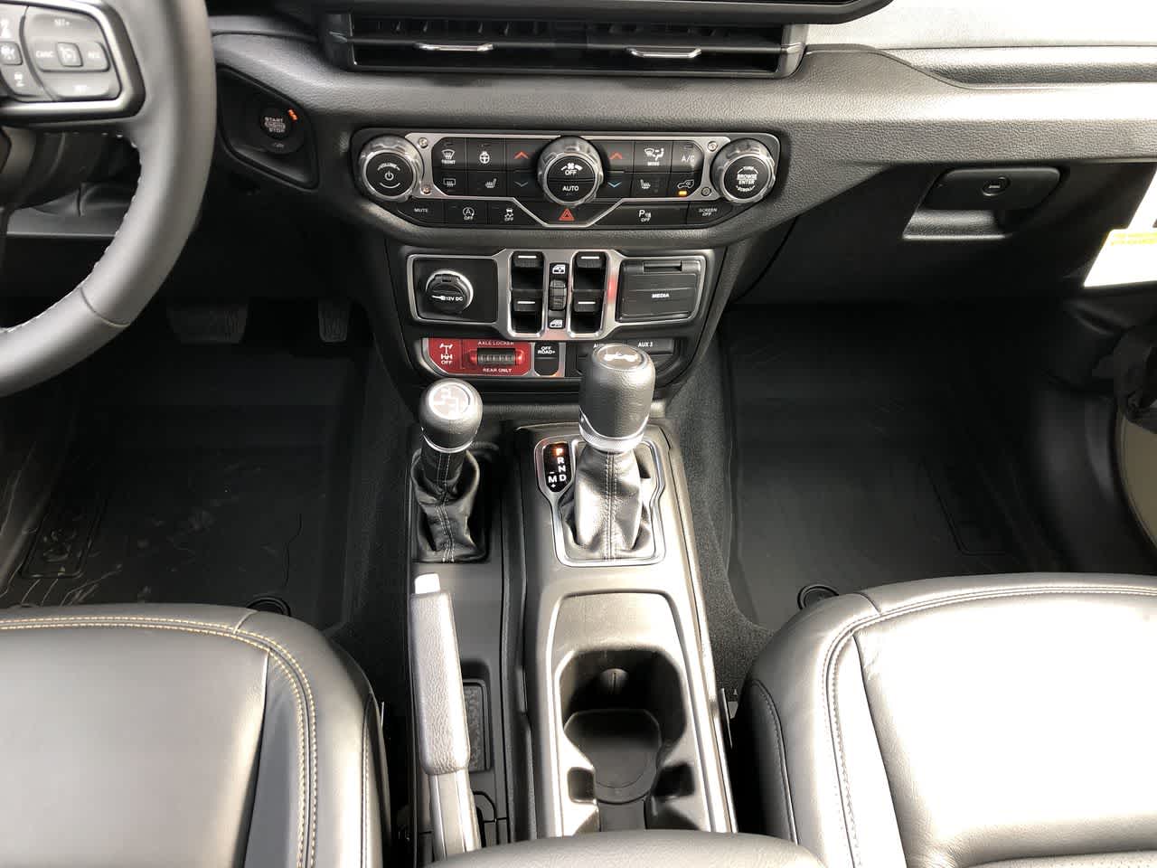 Thumbnail: 2025 Jeep Wrangler - 27