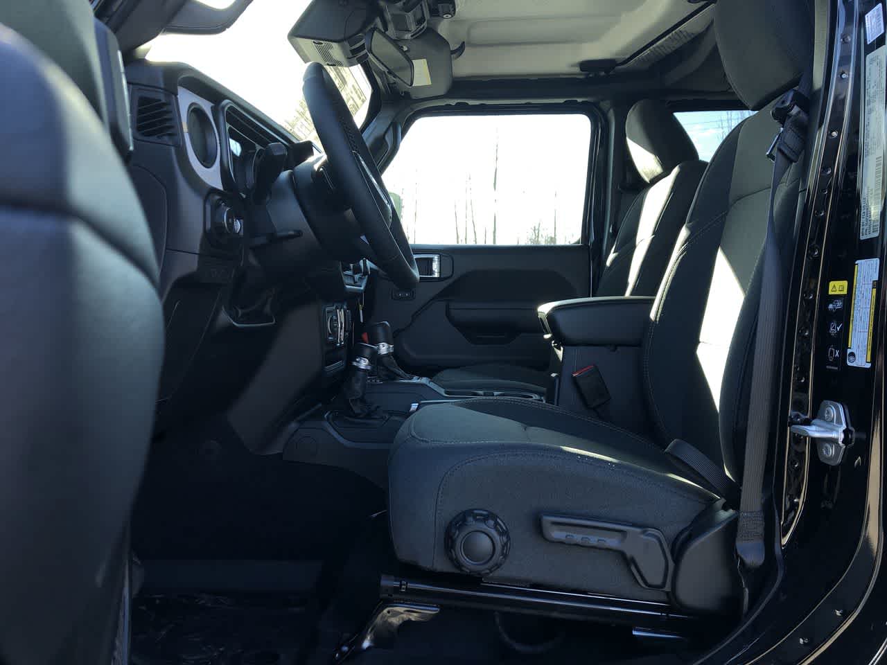 Thumbnail: 2025 Jeep Wrangler - 23