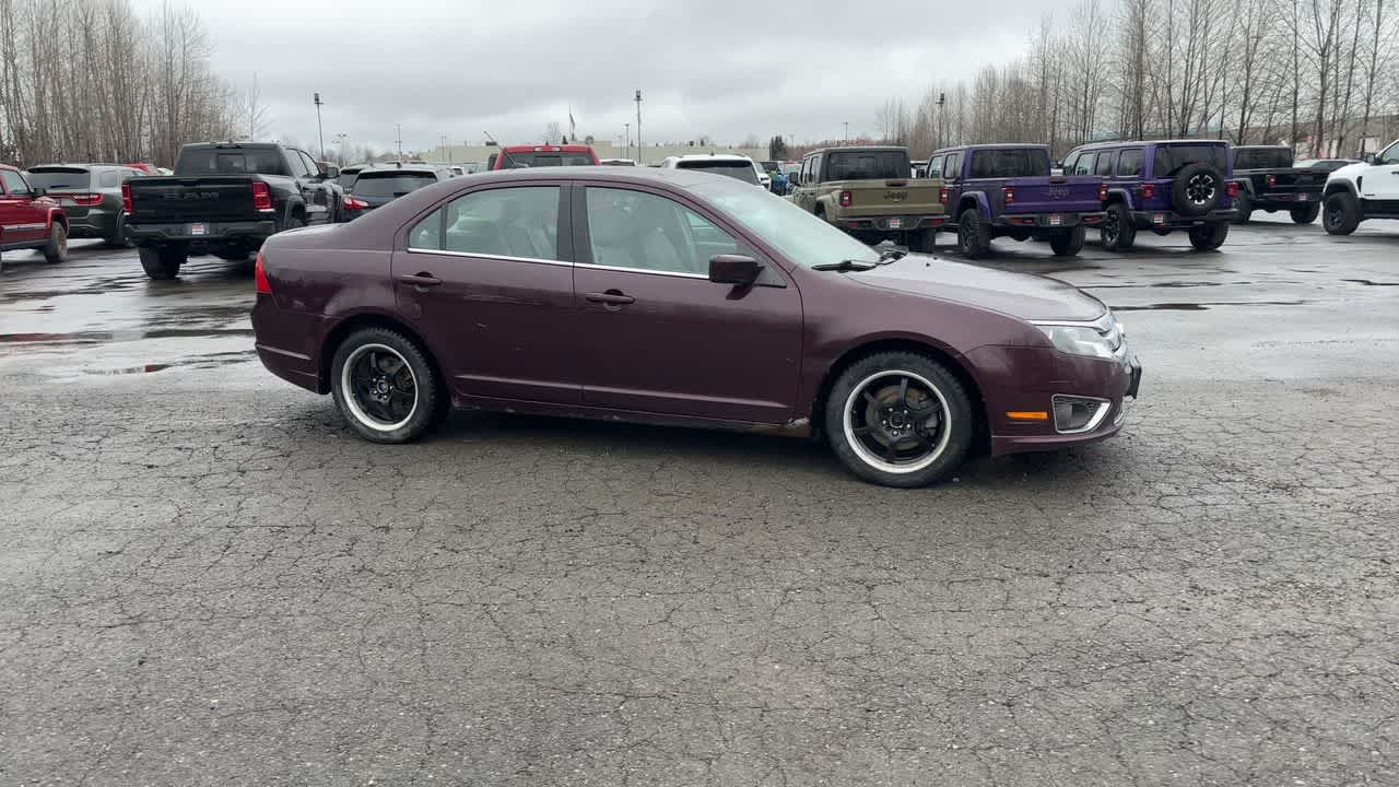 Thumbnail: 2011 Ford Fusion - 17