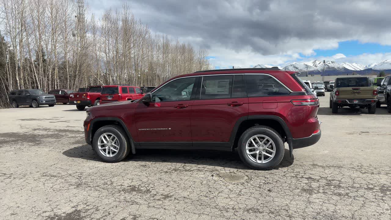 Thumbnail: 2026 Jeep Grand Cherokee - 9