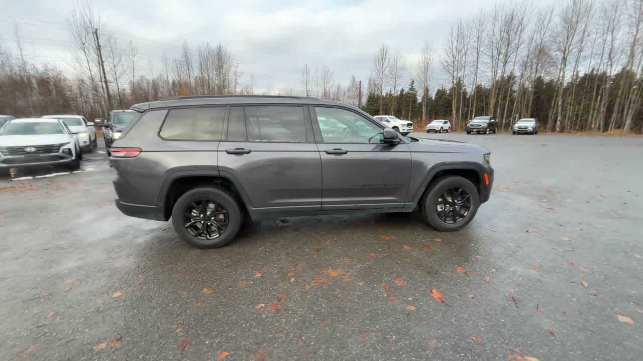 Thumbnail: 2024 Jeep Grand Cherokee L - 16