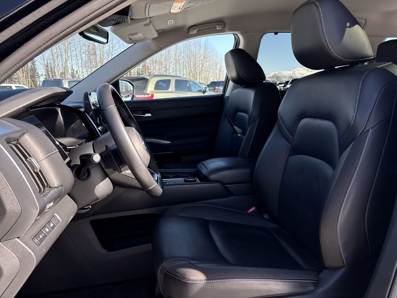 Thumbnail: 2025 Nissan Pathfinder - 14