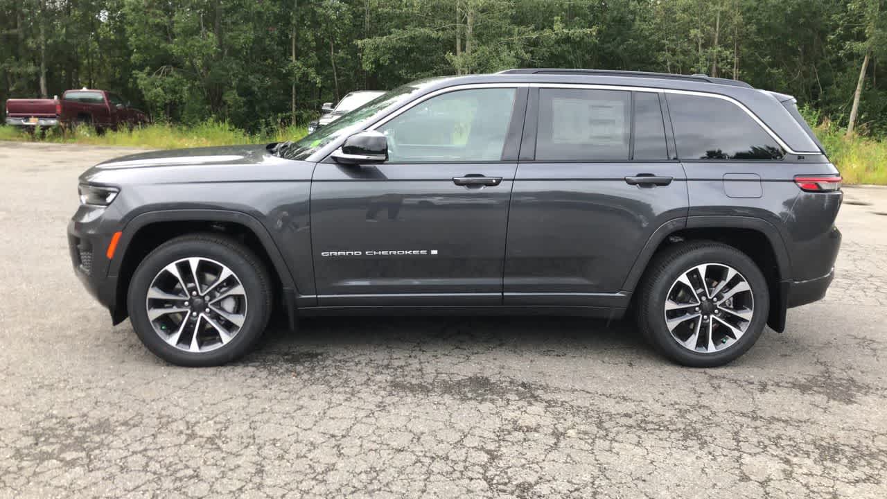 Thumbnail: 2025 Jeep Grand Cherokee - 8