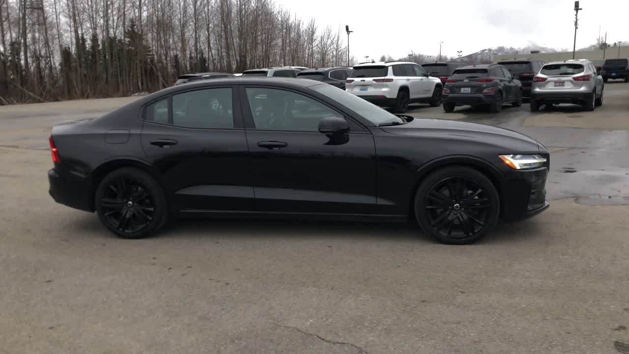 Thumbnail: 2024 Volvo S60 - 16