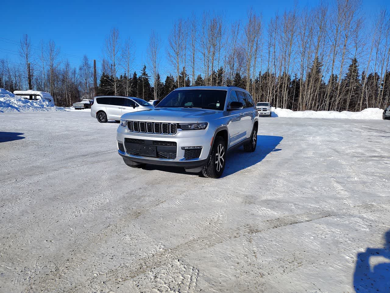 Thumbnail: 2024 Jeep Grand Cherokee L - 4