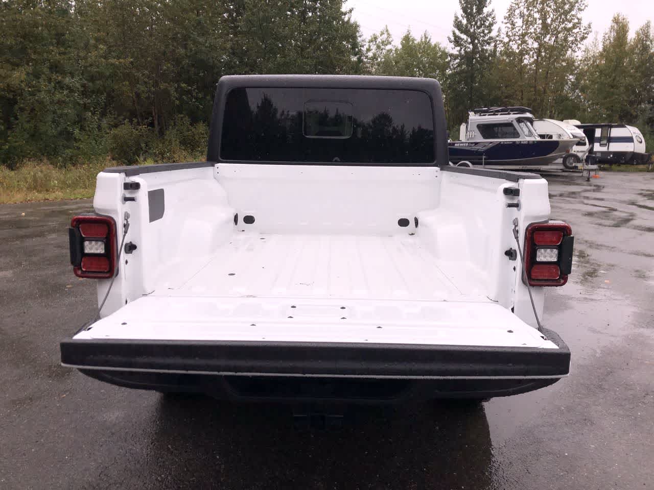 Thumbnail: 2025 Jeep Gladiator - 19