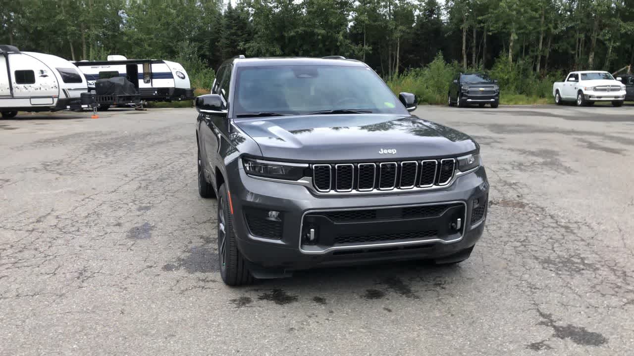 Thumbnail: 2025 Jeep Grand Cherokee - 4