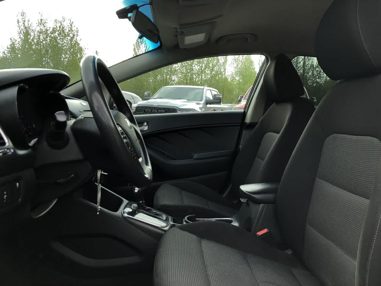 Thumbnail: 2018 Kia Forte - 23