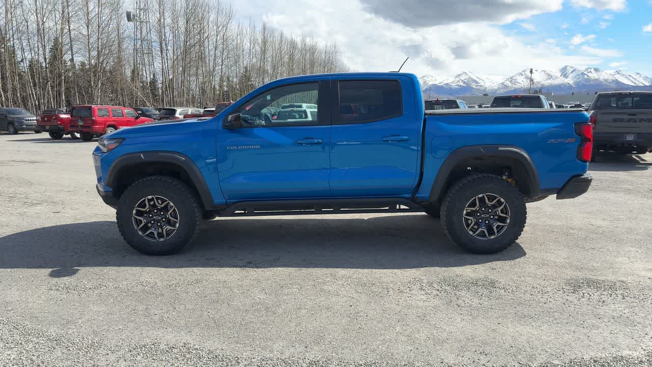 Thumbnail: 2024 Chevrolet Colorado - 8