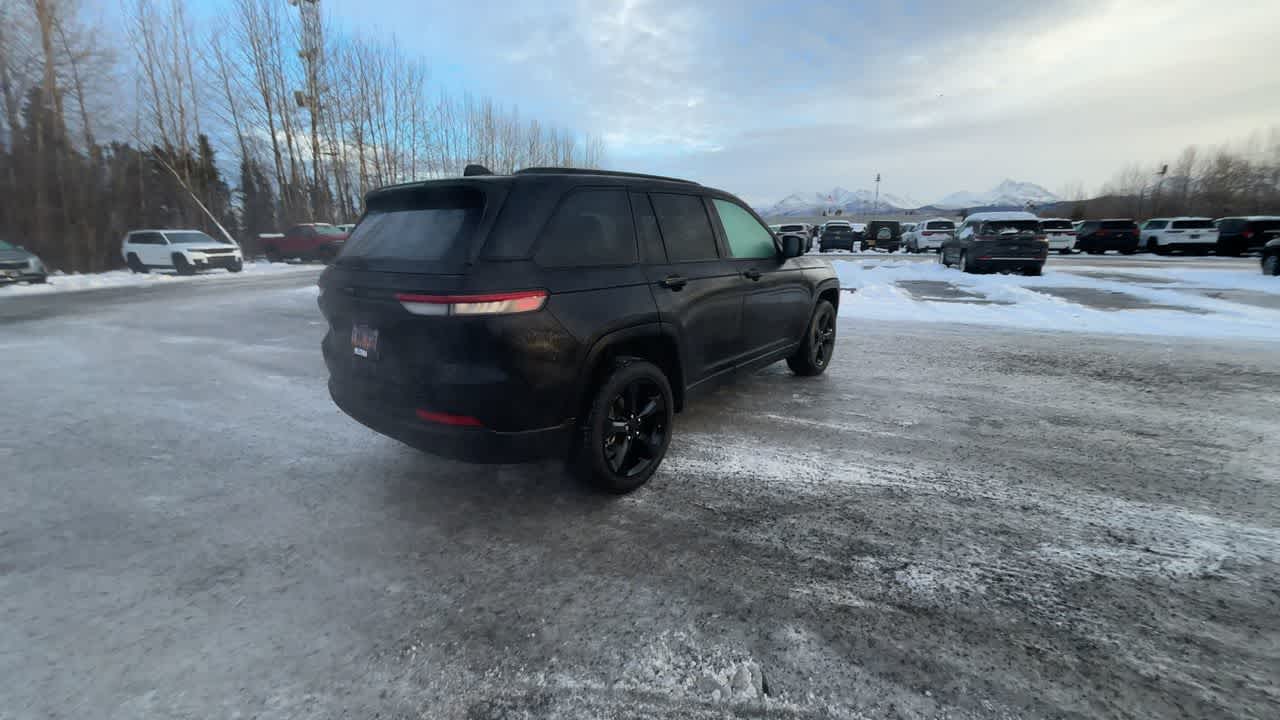 Thumbnail: 2024 Jeep Grand Cherokee - 14