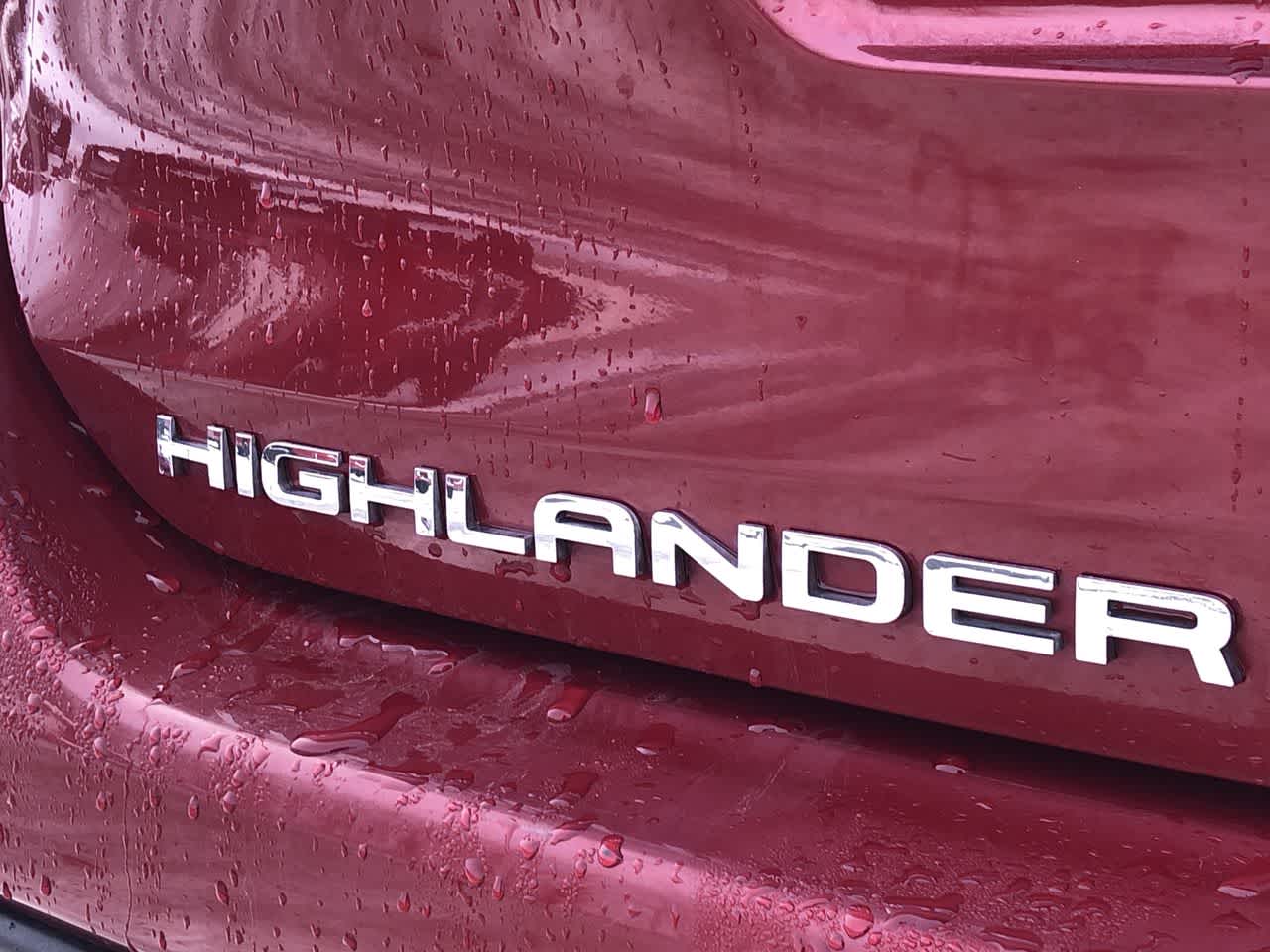 Thumbnail: 2023 Toyota Highlander - 18