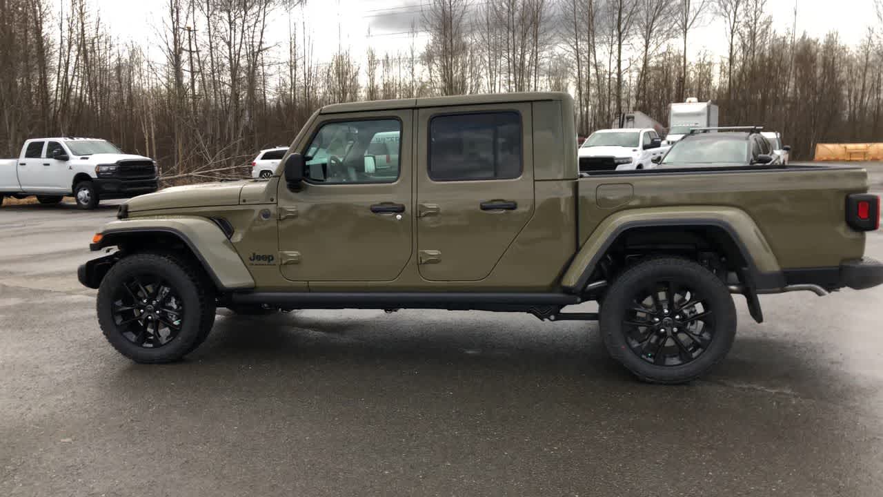 Thumbnail: 2025 Jeep Gladiator - 8