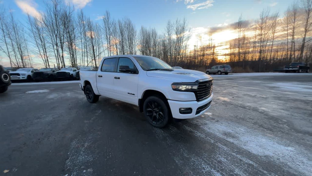 New 2026 Ram 1500 LARAMIE CREW CAB 4X4 5'7 BOX Pickup