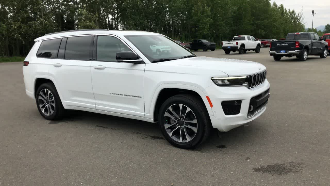 Thumbnail: 2025 Jeep Grand Cherokee - 17