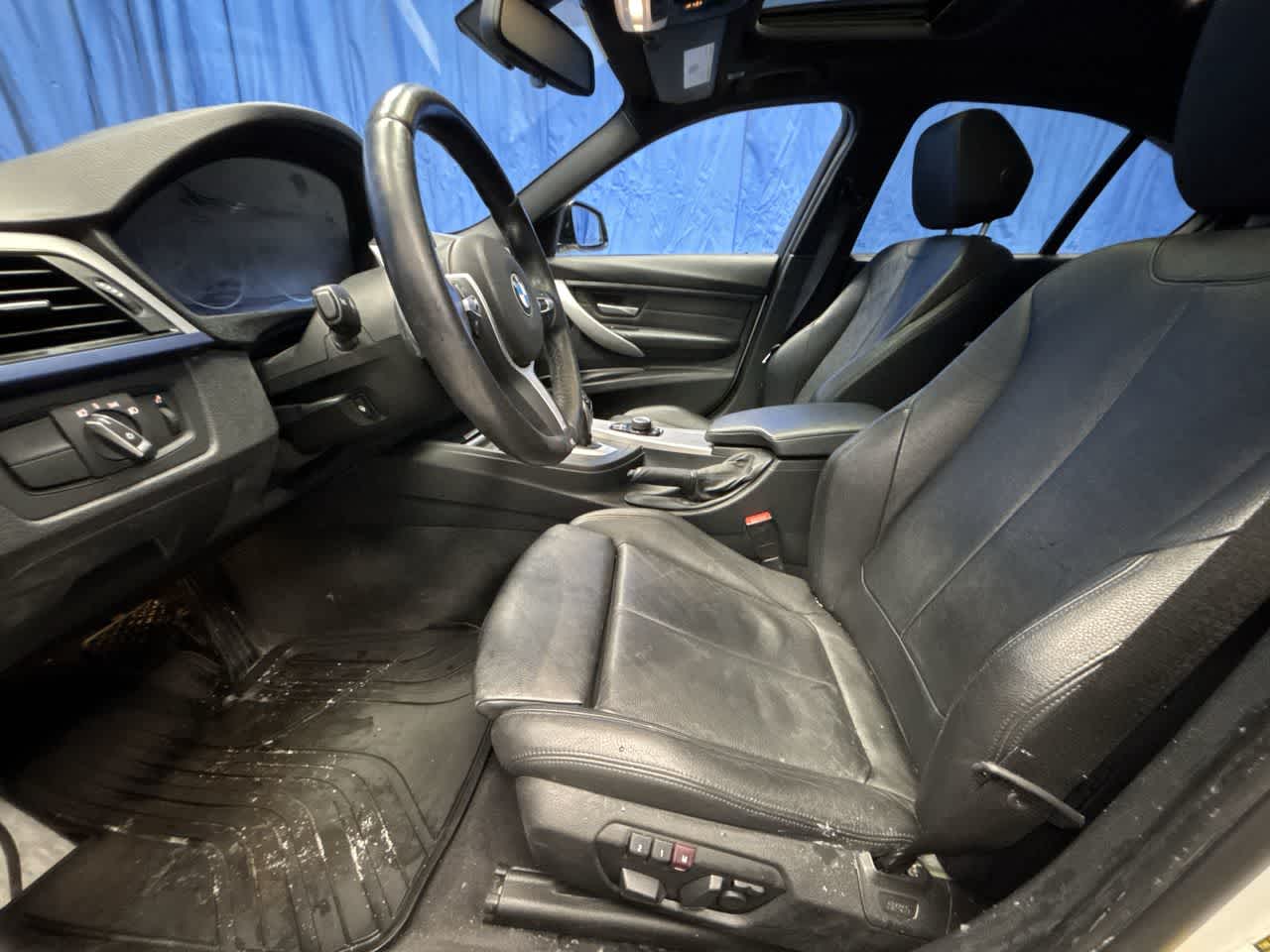 Thumbnail: 2013 BMW 3 Series - 22