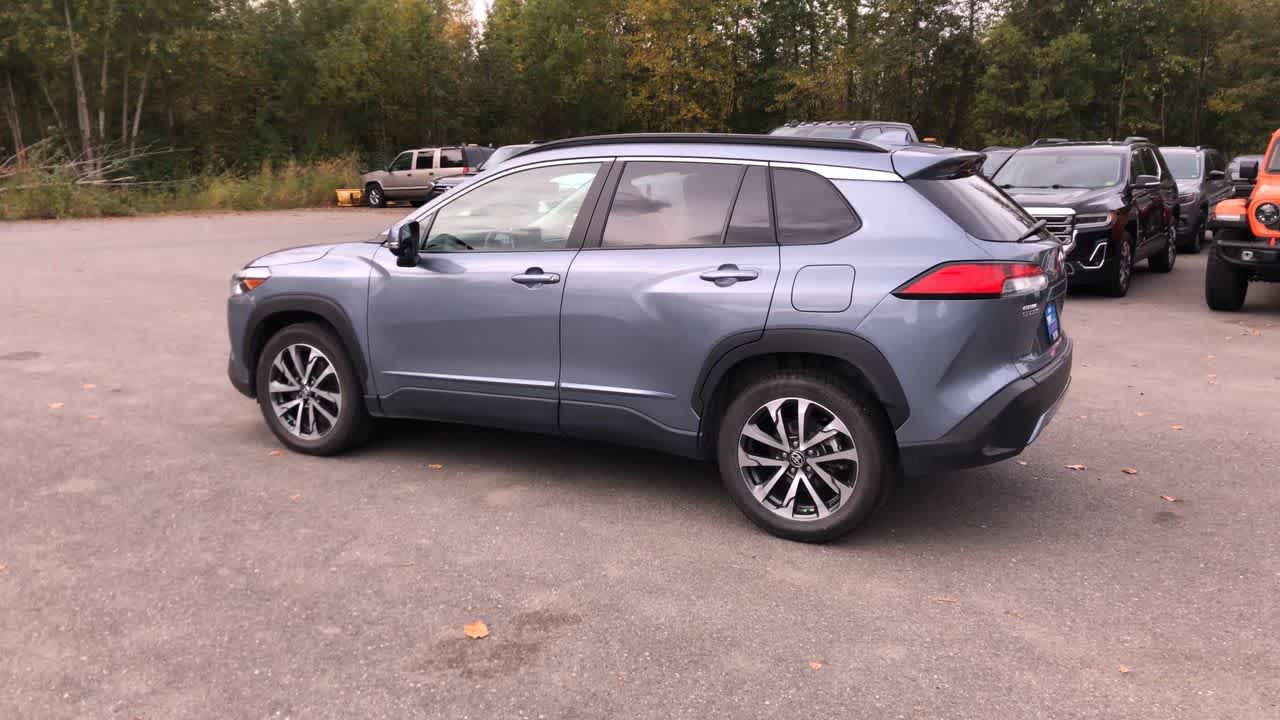 Thumbnail: 2023 Toyota Corolla Cross - 10