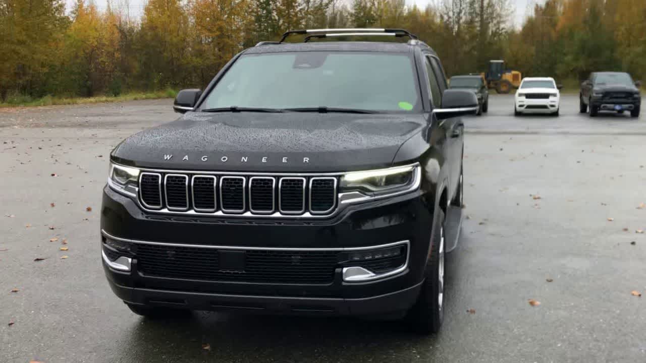 Thumbnail: 2022 Jeep Wagoneer - 4