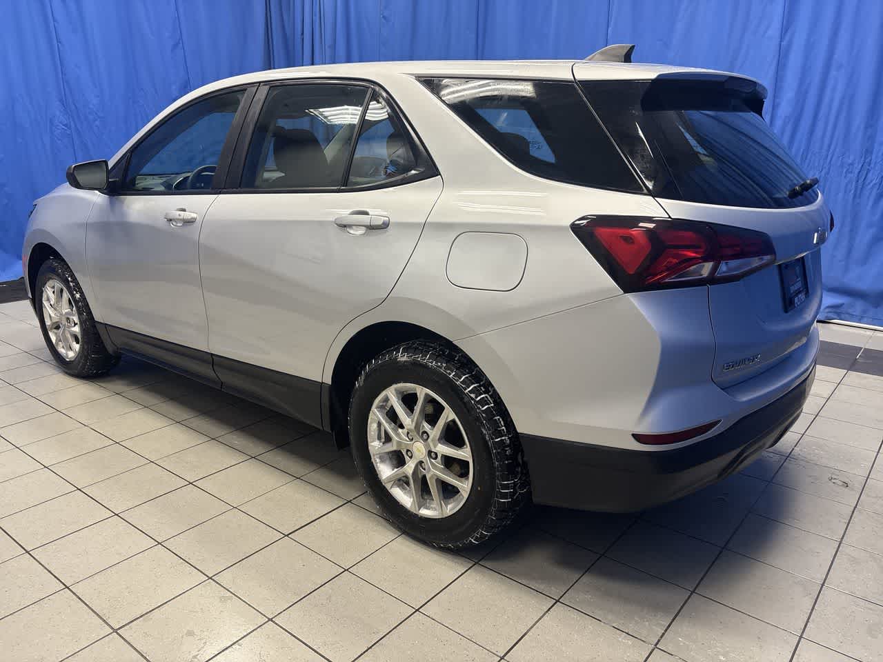 Thumbnail: 2022 Chevrolet Equinox - 6