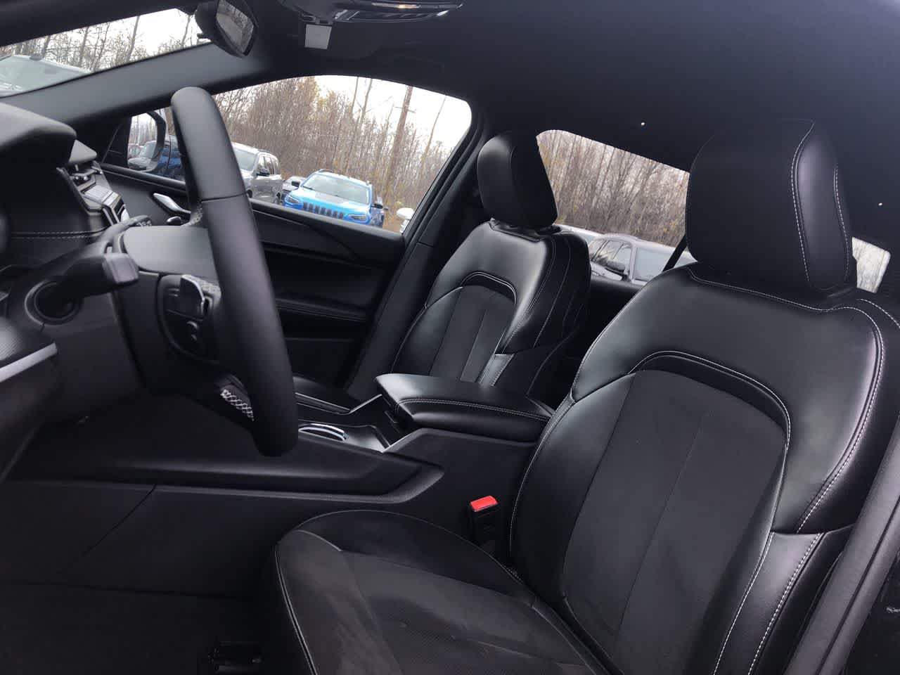 Thumbnail: 2024 Jeep Grand Cherokee L - 31