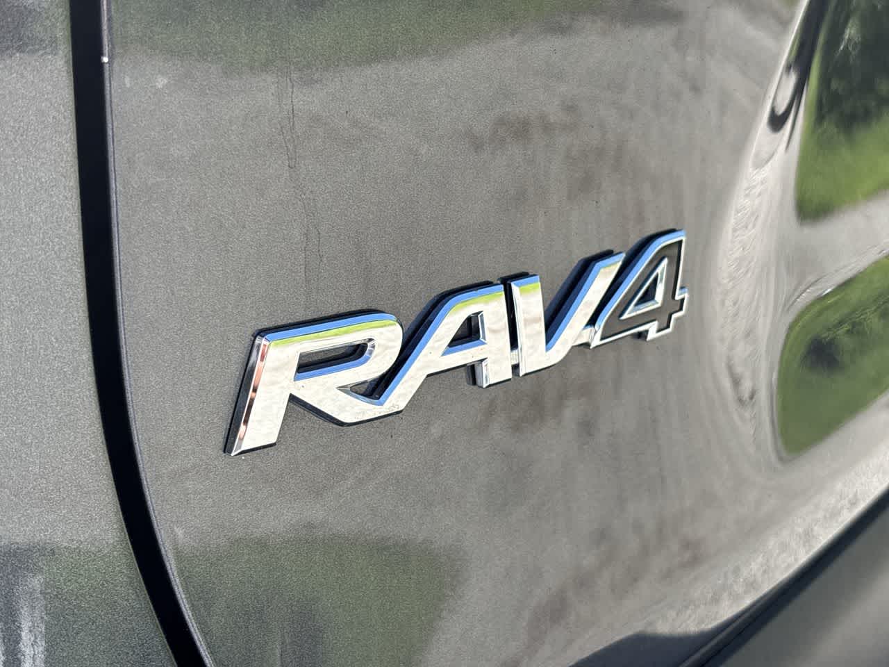 Thumbnail: 2022 Toyota RAV4 - 18