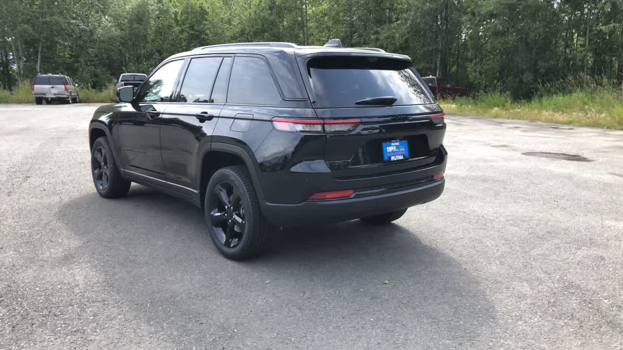 Thumbnail: 2025 Jeep Grand Cherokee - 10