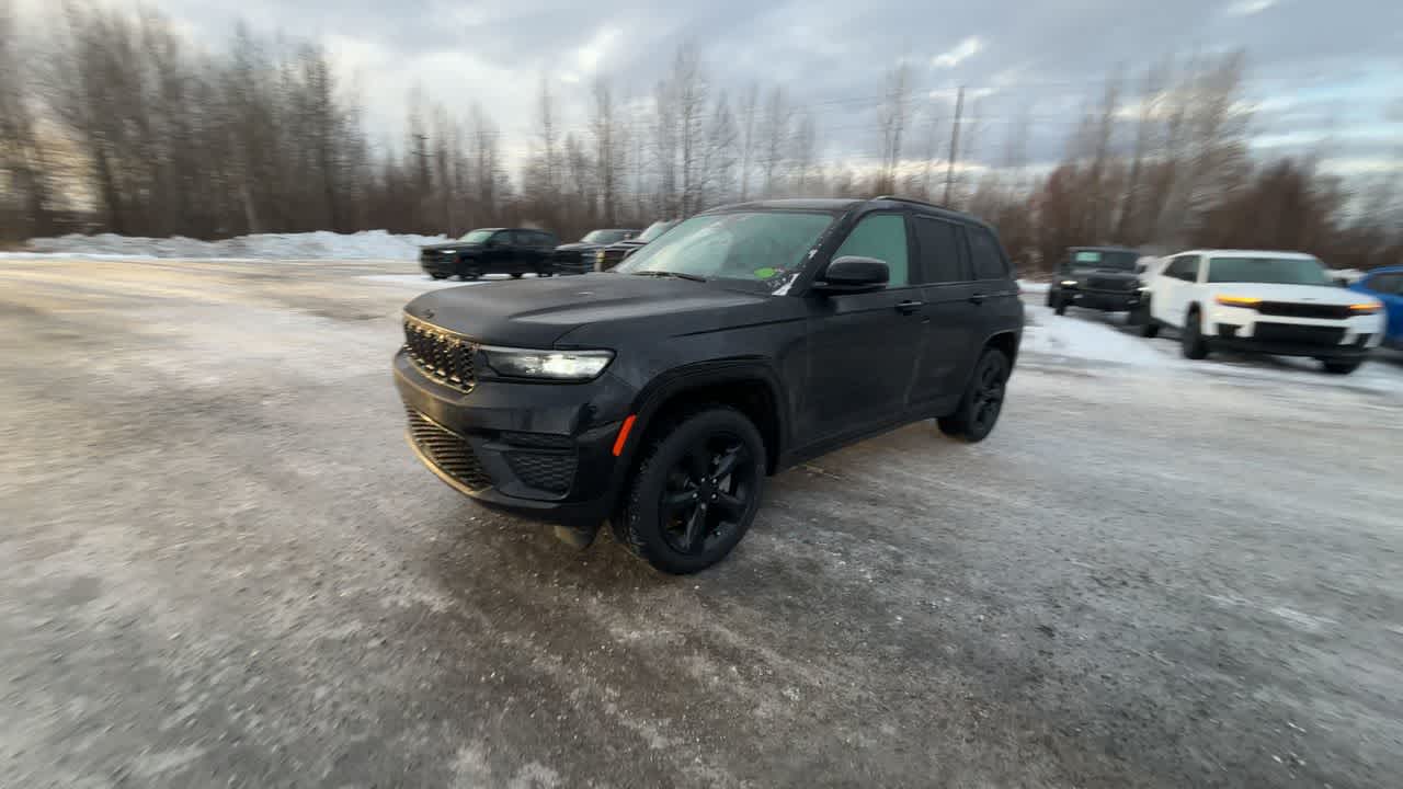 Thumbnail: 2024 Jeep Grand Cherokee - 6