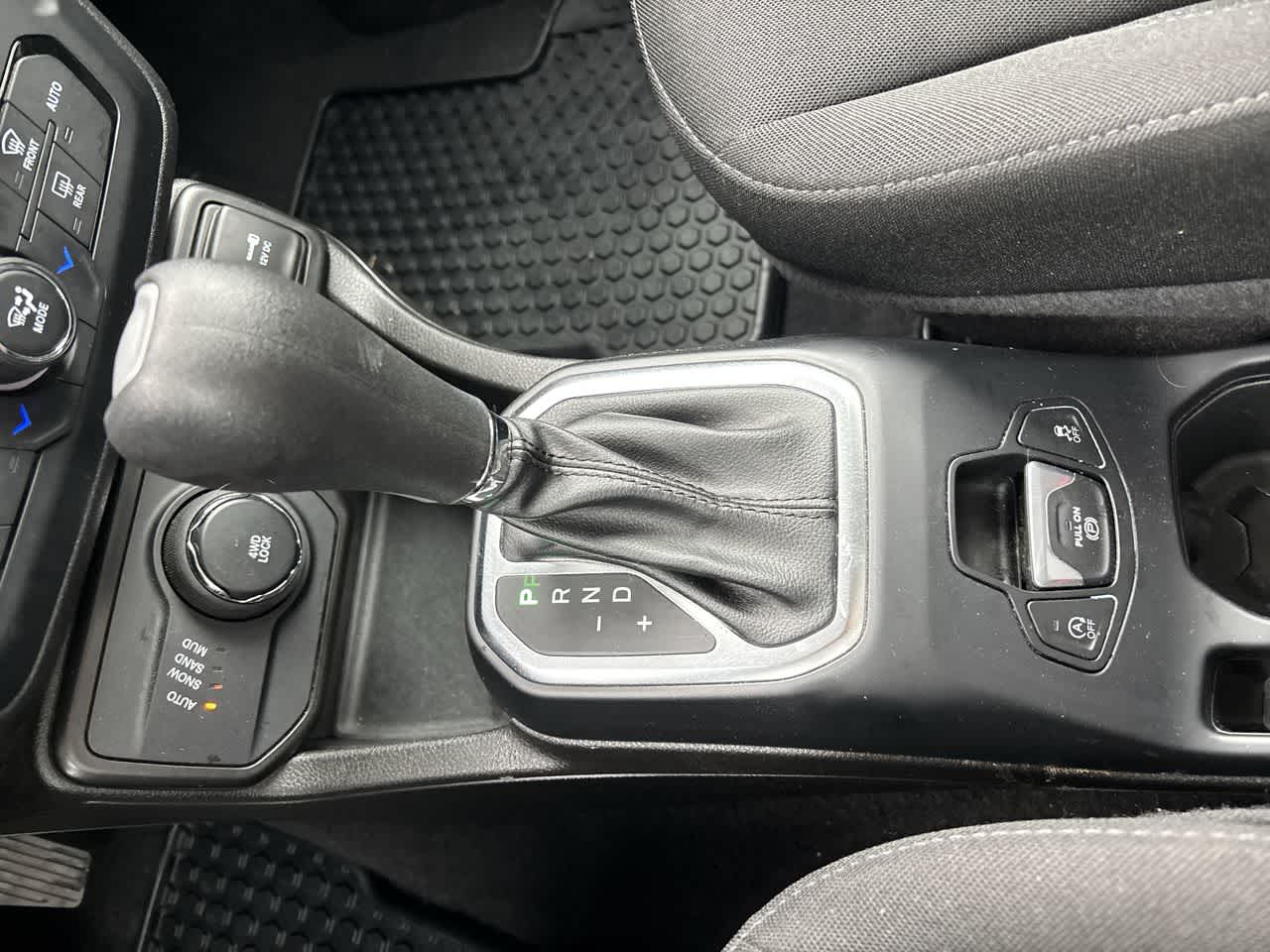 Thumbnail: 2023 Jeep Renegade - 26