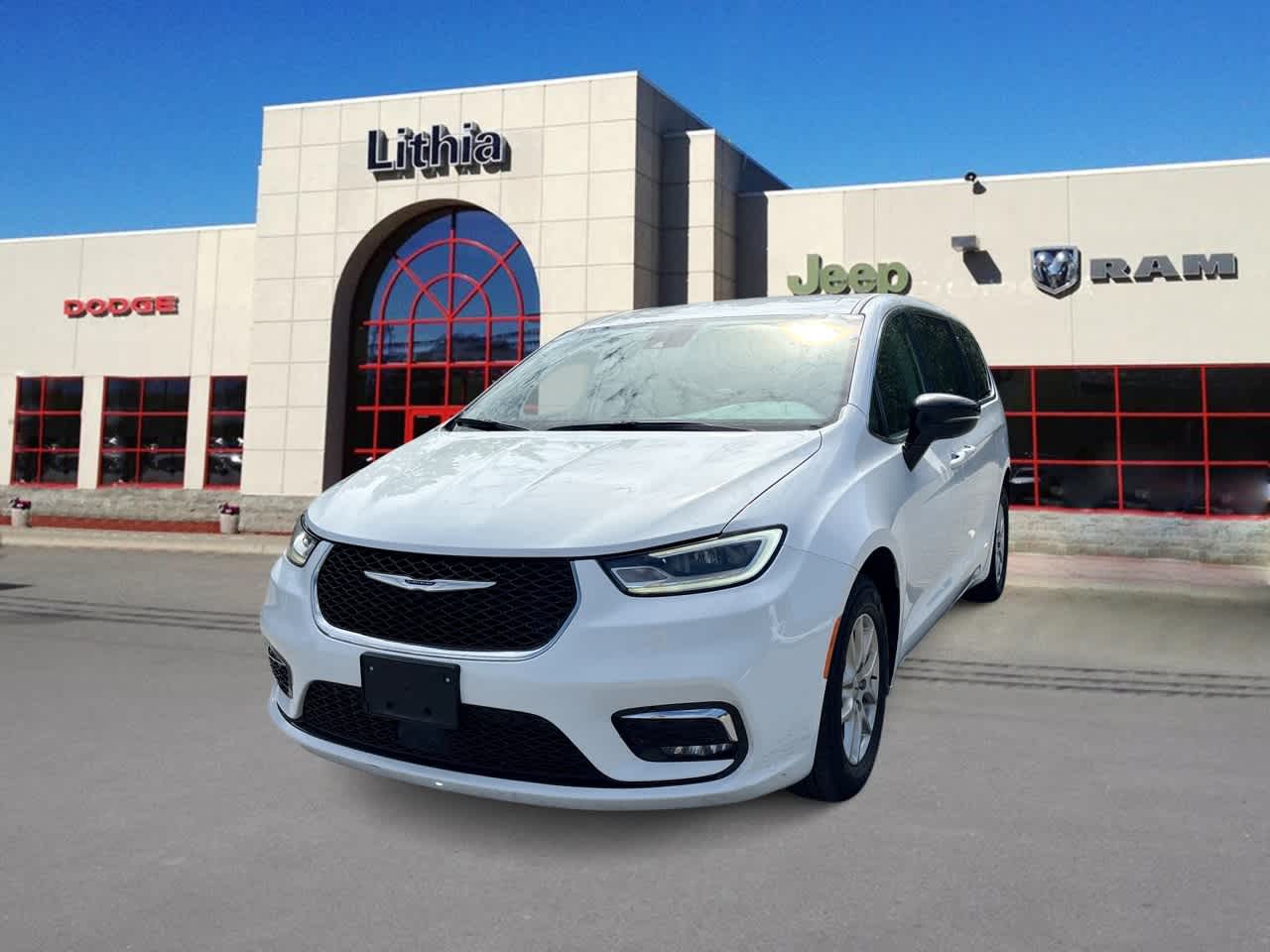 Thumbnail: 2024 Chrysler Pacifica - 1